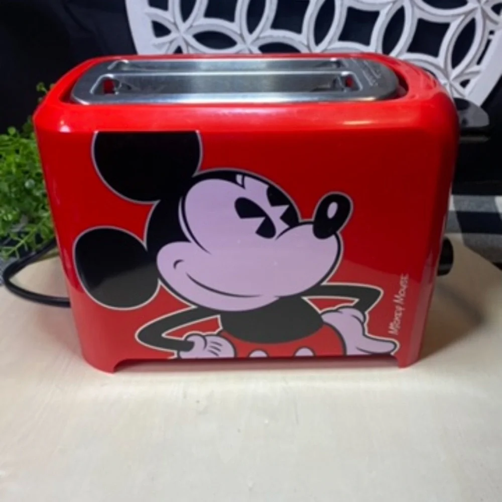 Disney-Mickey Mouse 2-Slice Toaster Leaves Mickey Mouse‎ Imprint on Toast